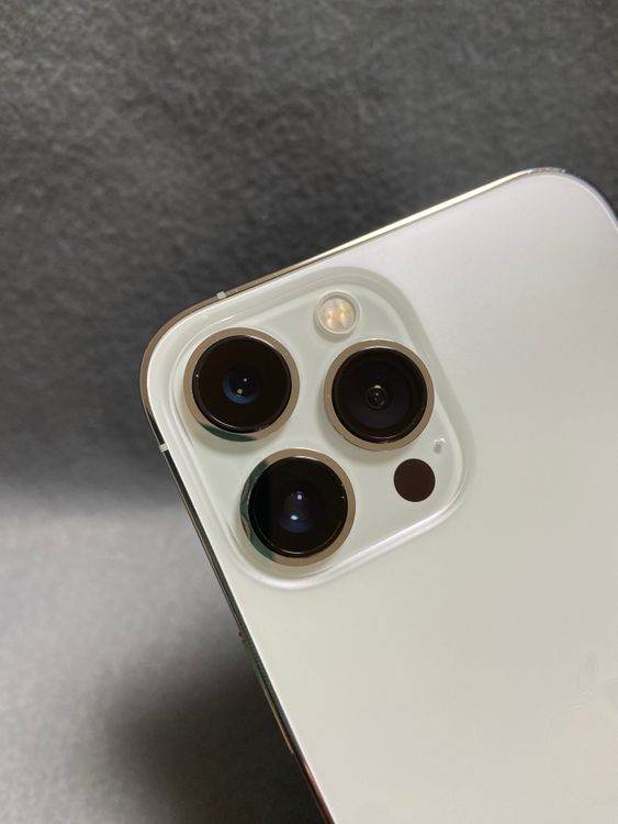 美品 Appleストア版 SIMフリー iPhone13 Pro Max 256GB シルバー色