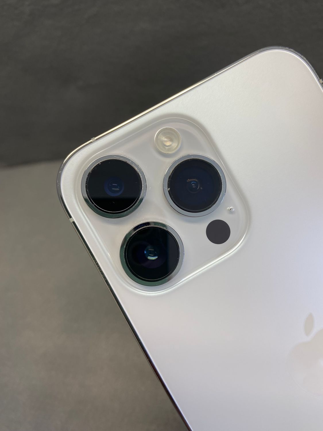 ムスビー｜美品 国内版 SIMフリー iPhone 14 Pro Max 1TB シルバー色