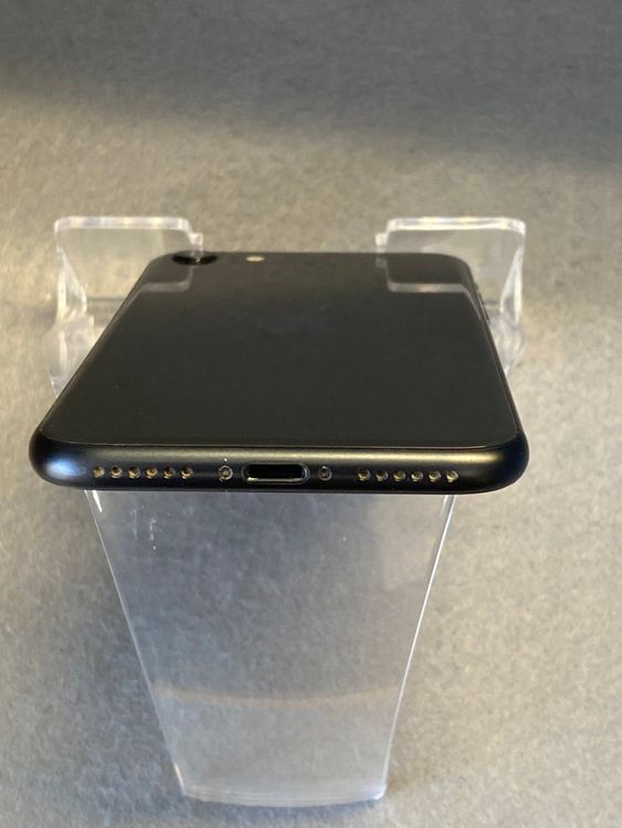 ���� ������ SIM�ե꡼ iPhoneSE ��2���� 64GB �֥�å���