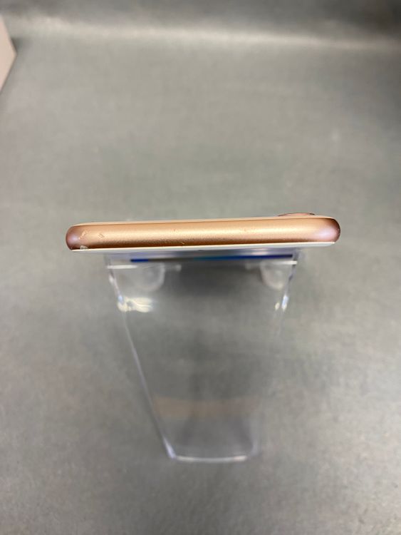 ���ʡ������ǡ�SIM�ե꡼��iPhone8 64GB ������ɿ�