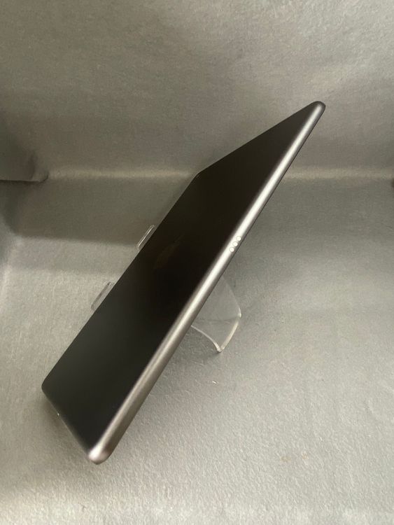 Ķ���� ������ Wi-Fi�� iPad ��9���� 64GB ���ڡ������쥤��