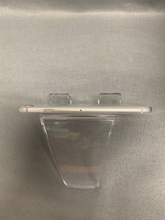 ���ʡ������ǡ�SIM�ե꡼��iPhone8 64GB ����С���