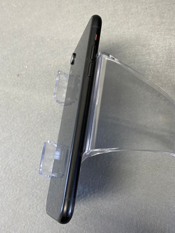 ���ʡ������ǡ�SIM�ե꡼��iPhoneXr 128GB �֥�å���