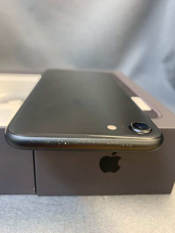 ���ʡ������ǡ�SIM�ե꡼��iPhone8��64GB ���ڡ������졼��