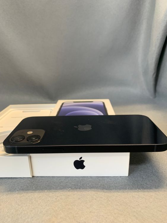 ���ʡ������ǡ�SIM�ե꡼��iPhone12�� 128GB �֥�å���