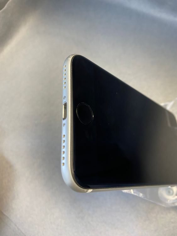 ���ʡ������ǡ�SIM�ե꡼��iPhoneSE�������� 64GB  �ۥ磻�ȿ�