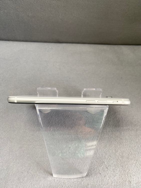 ���ʡ������ǡ�SIM�ե꡼��iPhoneSE ��2���� 64GB �ۥ磻�ȿ�