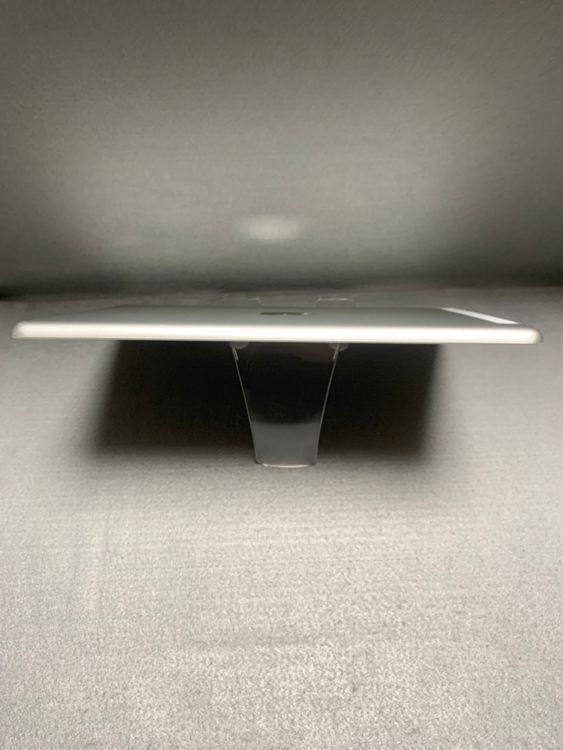 ���� ������ Cellular�� SIM�ե꡼ iPad ��6���� 32GB ����С���