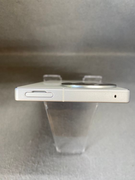 Ķ���� ������ SIM�ե꡼ A401SH AQUOS R9 256GB �ۥ磻�ȿ�