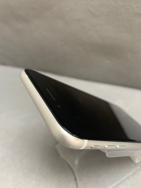 ������� Apple���ȥ��� SIM�ե꡼ iPhoneSE �裲���� 128GB �ۥ磻�ȿ�