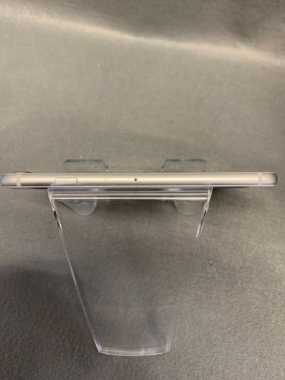 ���ʡ������ǡ�SIM�ե꡼��iPhone 8 64GB ����С���