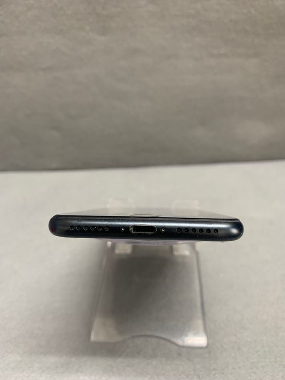 ���� ������ SIM�ե꡼ iPhoneSE �裳���� 128GB �ߥåɥʥ��ȿ�