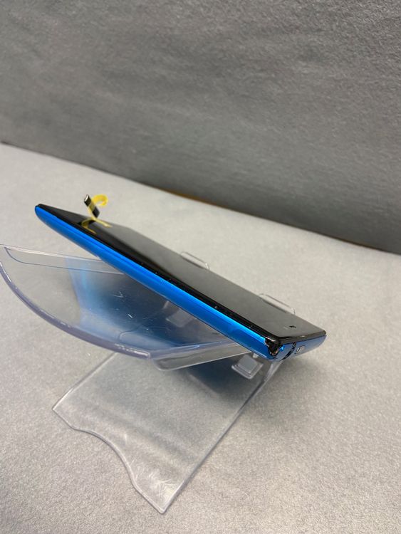 ��� SIM�ե꡼ PANTONE 6 8GB �֥롼��