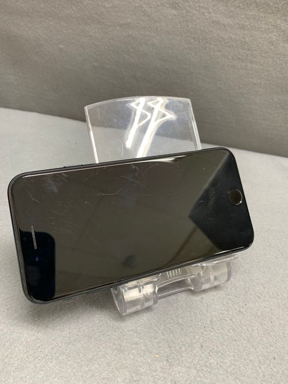��� ������ SIM�ե꡼ iPhoneSE ��3���� 128GB �ߥåɥʥ��ȿ�