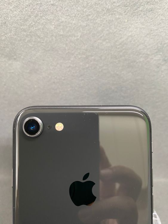���ʡ������ǡ�SIM�ե꡼��iPhone8��64GB ���ڡ������졼��
