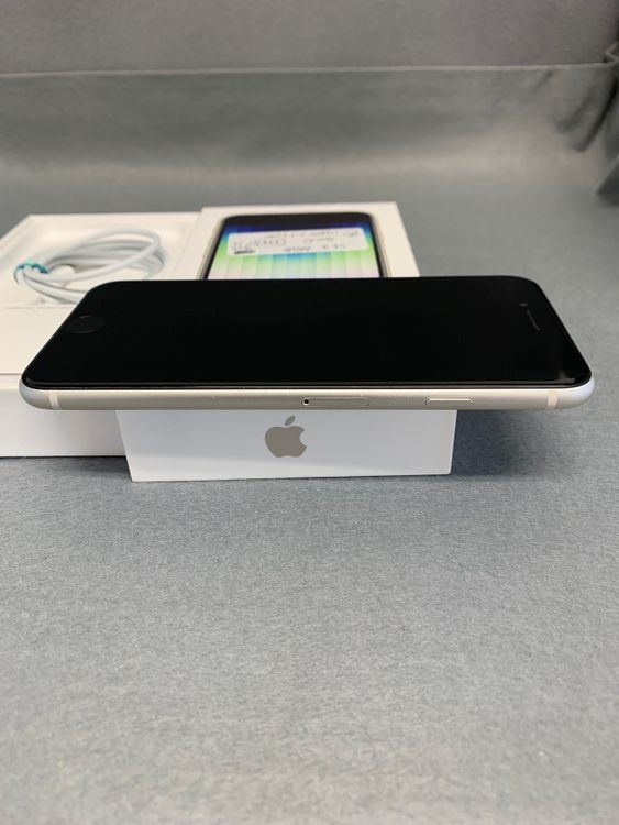 ���ʡ������ǡ�SIM�ե꡼��iPhoneSE ��3���塡 64GB �������饤�ȿ�