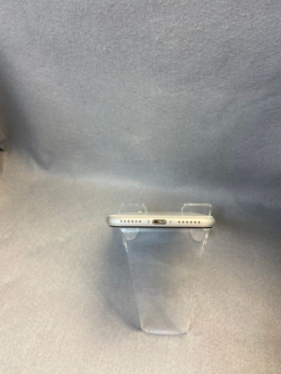 Ķ���ʡ������ǡ�SIM�ե꡼��iPhoneSE ��2���塡64GB �ۥ磻�ȿ�