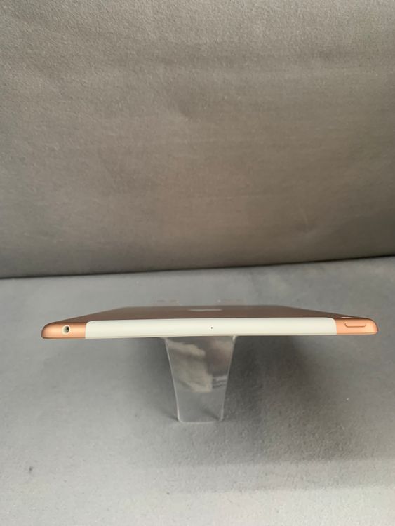 Ķ���� SIM�ե꡼ iPad ��6���� 9.7����� 32GB Cellular�� ������ɿ�