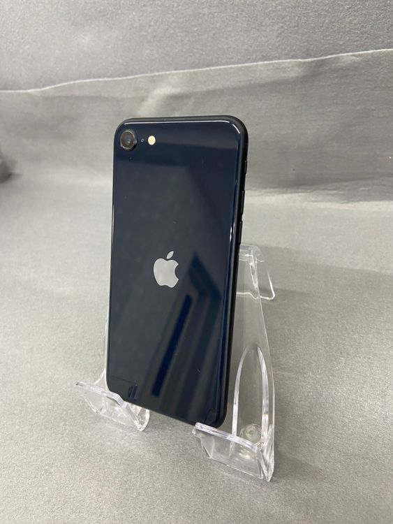 ���ʡ������ǡ�SIM�ե꡼��iPhoneSE��3���� 64GB���ߥåɥʥ��ȿ�