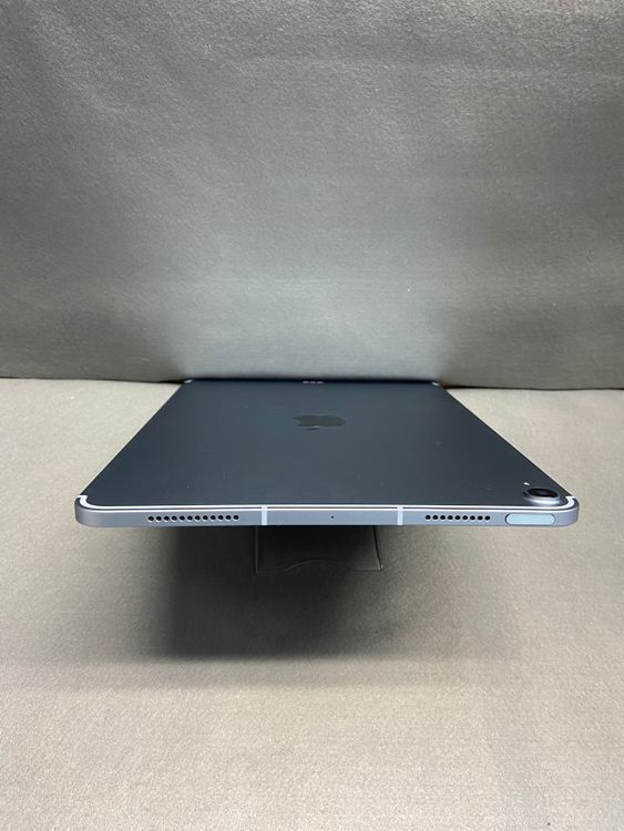 ���� ������ SIM�ե꡼ iPad Air ��4���� 64GB Cellular�� �������֥롼��