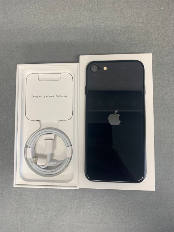 ���ʡ������ǡ�SIM�ե꡼��iPhoneSE ��2���塡 64GB �֥�å���