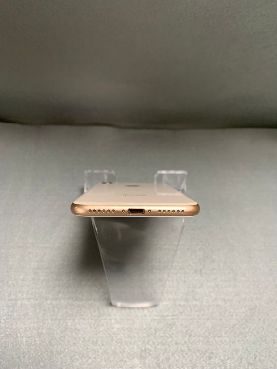   SIMե꡼ iPhone8 64GB ɿ