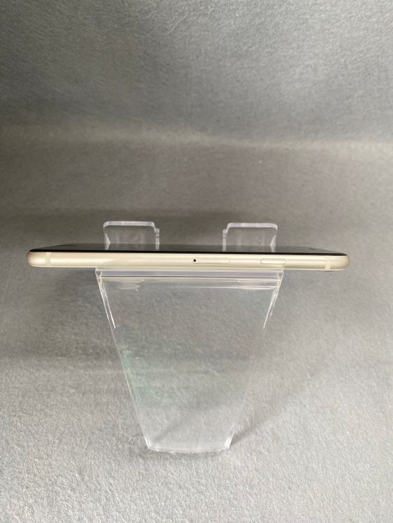 Ķ���� ������ SIM�ե꡼ iPhoneSE ��3���� 64GB �������饤�ȿ�