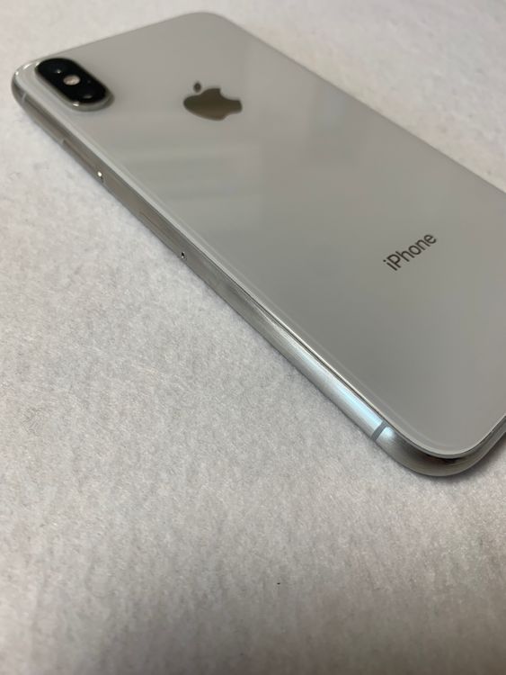 ムスビー｜超美品 国内版 simフリー iPhoneXS 256GB シルバー色