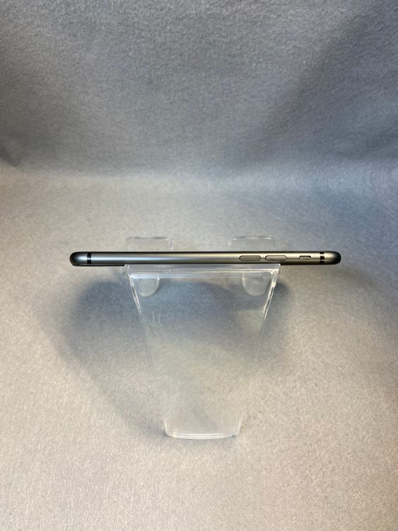 ���ʡ������ǡ�SIM�ե꡼��iPhone8 64GB �֥�å���