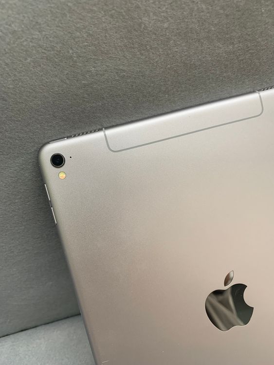 ������� ������ SIM�ե꡼ iPad Pro 9.7����� 32GB Cellular��