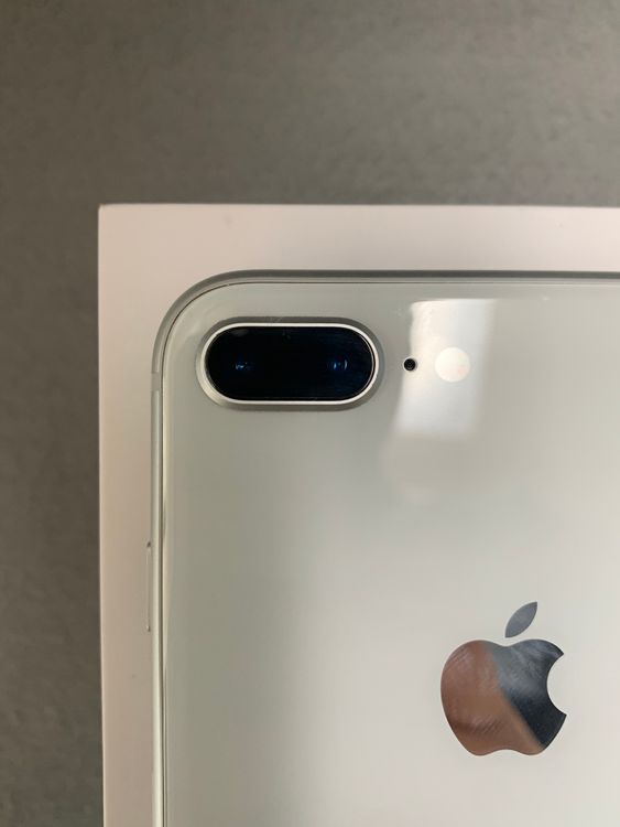 ʡǡSIMե꡼IPhone8 plus 64GB ۥ磻ȿ