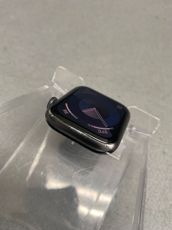 ���� Apple Watch SE ��1���� 32GB GPS��ǥ� 44mm