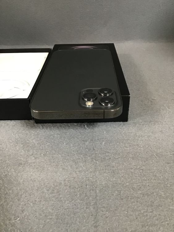 美品 国内版 SIMフリー iPhone12  Pro  256GB グラファイト色