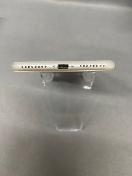 ���ʡ������ǡ�SIM�ե꡼��iPhone8 Plus 64GB ����С���