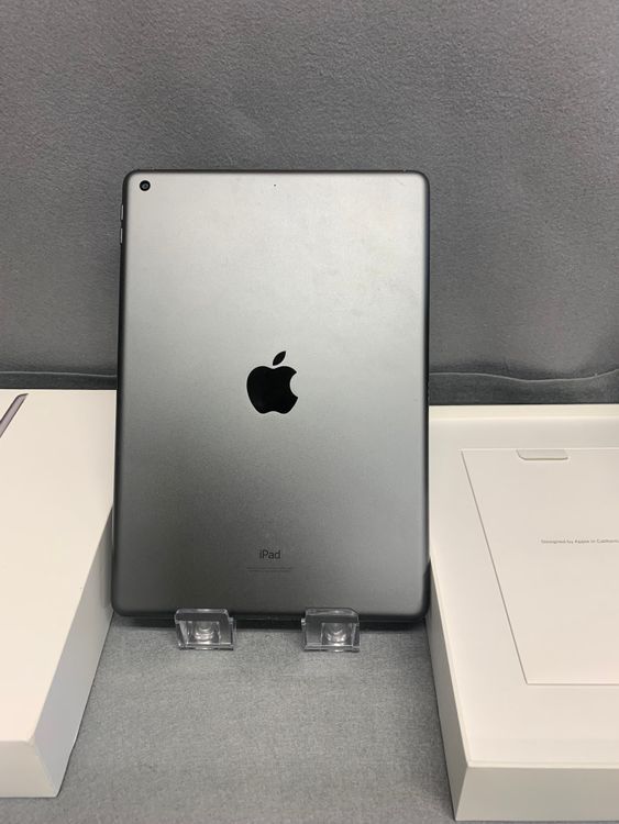 ���ʡ������ǡ�Wi-Fi�ǡ�iPad ��9���塡64GB �����ڡ������쥤��