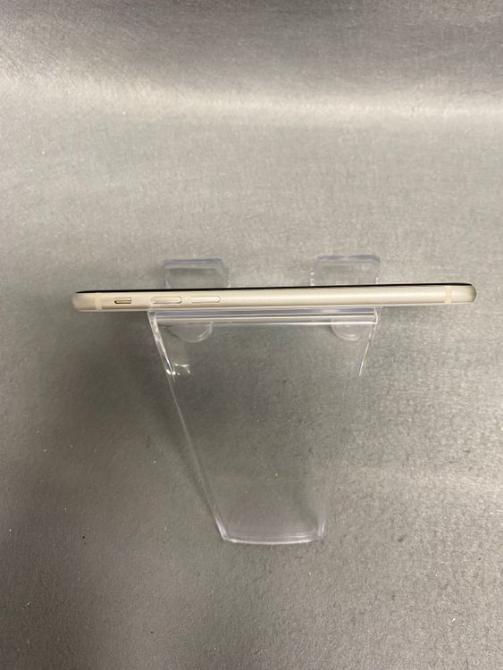 Ķ���ʡ������ǡ�SIM�ե꡼��iPhoneSE��3���� 64GB �������饤�ȿ�