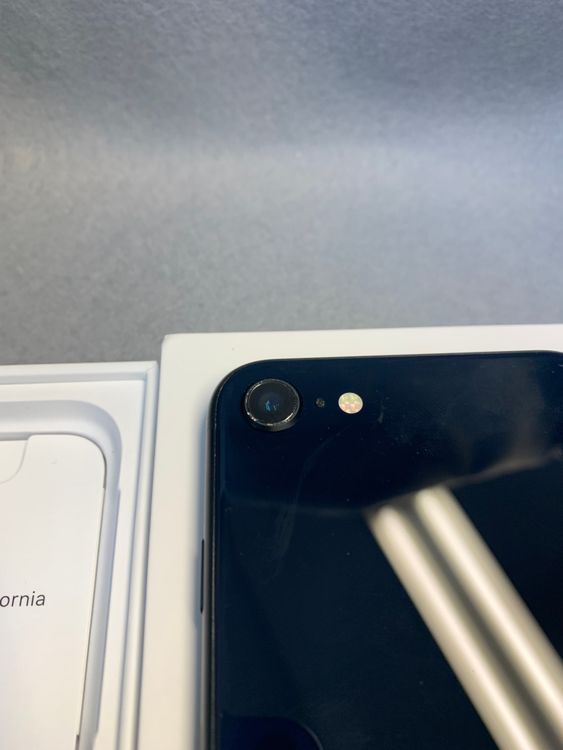 ���ʡ������ǡ�SIM�ե꡼��iPhoneSE ��3���塡 64GB �ߥåȥʥ��ȿ�