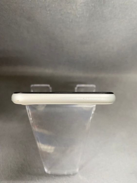 ���ʡ������ǡ�SIM�ե꡼��iPhoneSE �裲���� 64GB �ۥ磻�ȿ�