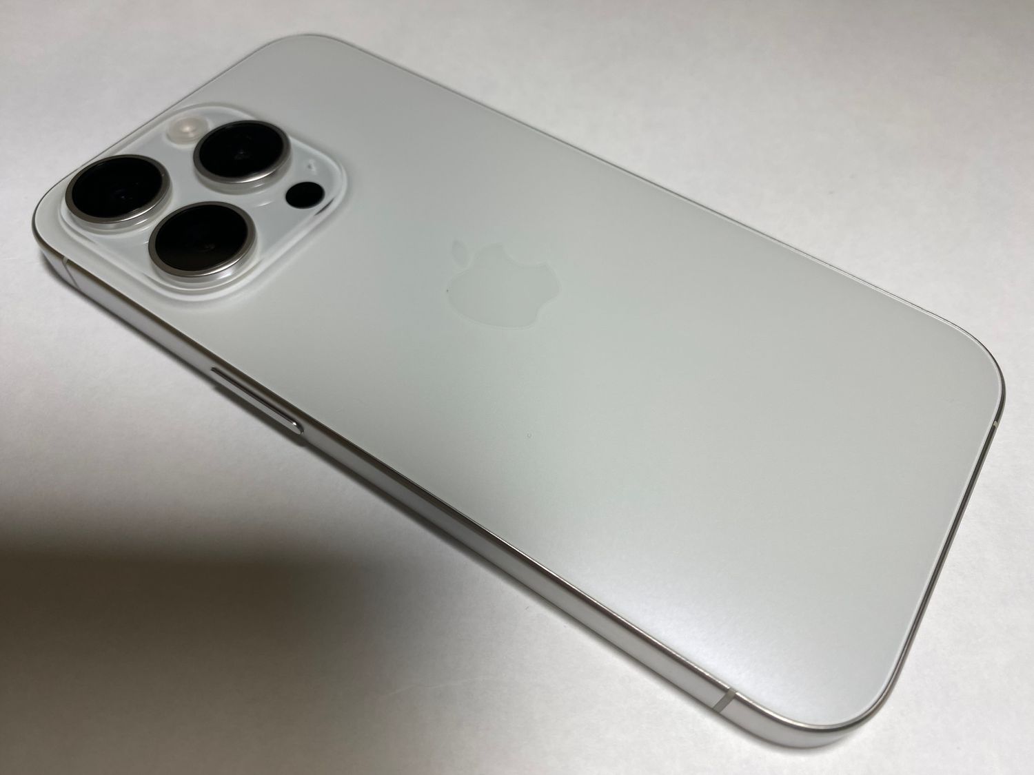 ムスビー｜【新品未開封】iPhone 15 Pro 128GB ホワイトチタニウム  