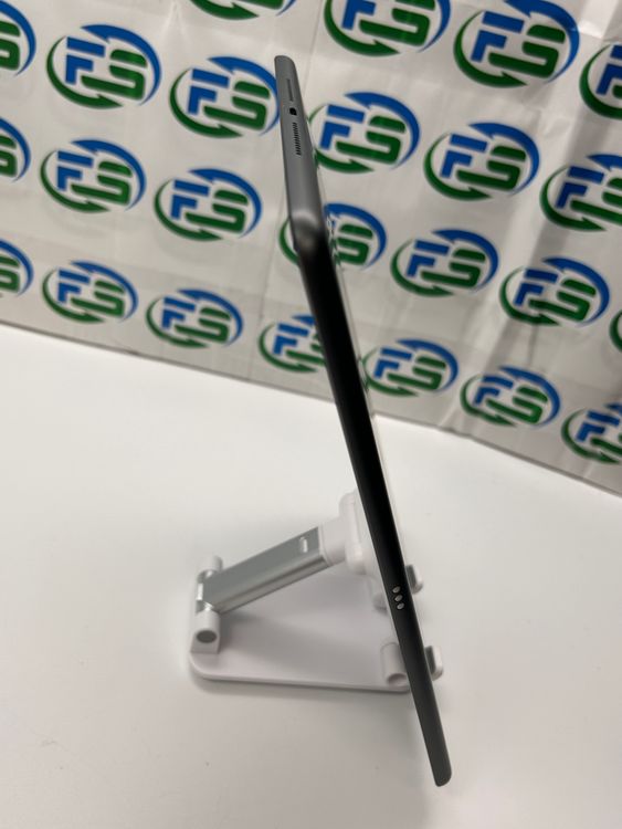 iPad ��9���� Cellular 64GB ���ڡ������쥤