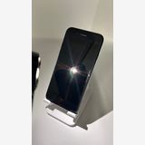 iPhone SE ��3���� 64GB �ߥåɥʥ��� C��� �Хåƥ꡼80%�ʾ�