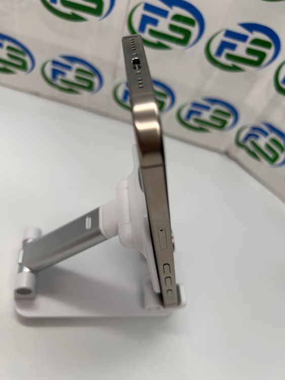 iPhone 16 Pro 256GB �ʥ���������˥���  �Хåƥ꡼92��ʾ�