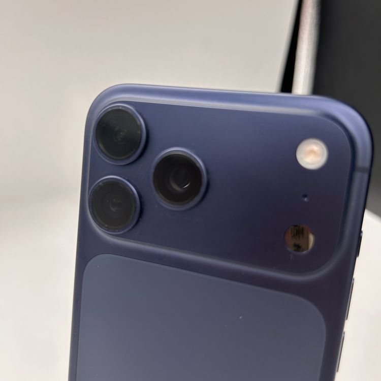 iPhone 17 Pro max 1TB �ǥ����ץ֥롼 MFYH4J/A BT99%