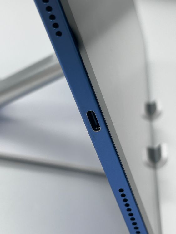 iPad ��10���� Wi-Fi 256GB �֥롼  �Хåƥ꡼85%