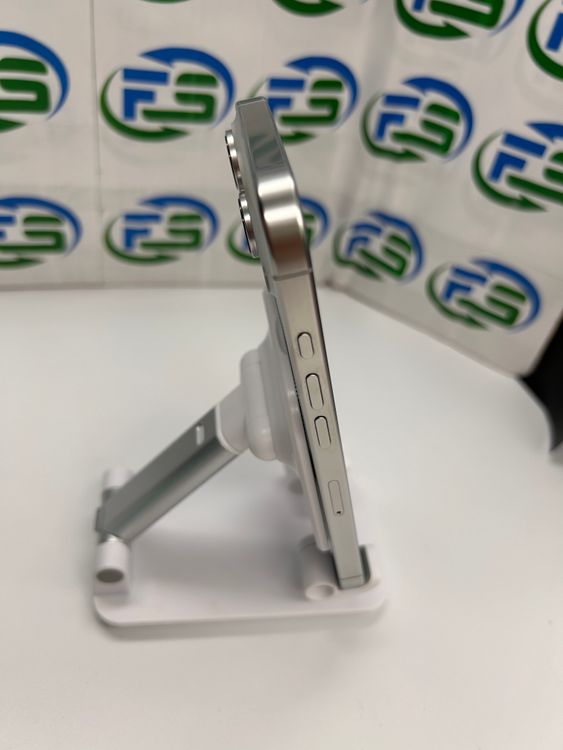 iPhone 16 Pro 256GB �ۥ磻�ȥ����˥��� �ǥⵡ