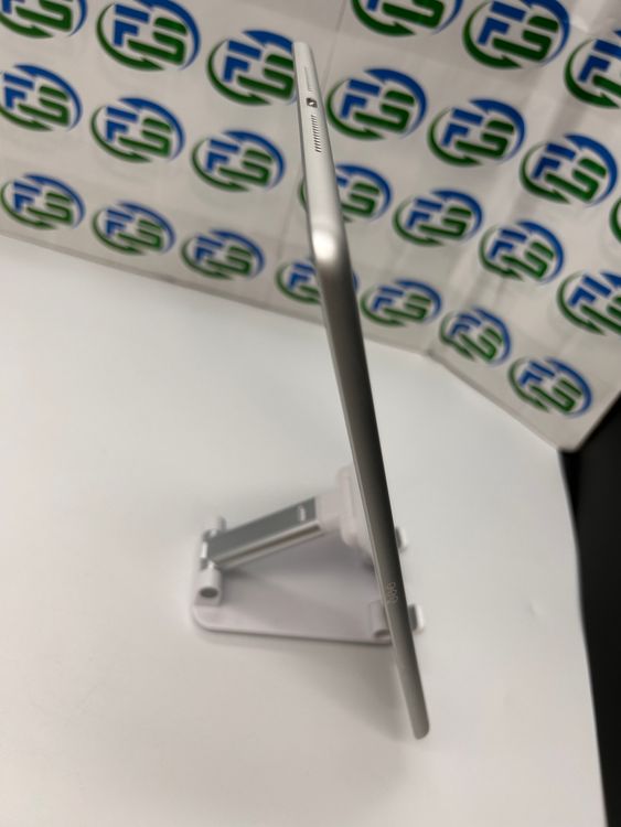 iPad ��9���� Cellular 256GB ����С� MK4H3J/A ���եȥХ���