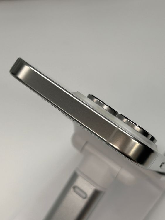 iPhone 16 Pro 256GB �ۥ磻�ȥ����˥��ࡡ�ǥⵡ