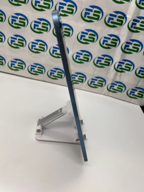 iPad Air ��5���� cellular��ǥ� 64GB �֥롼