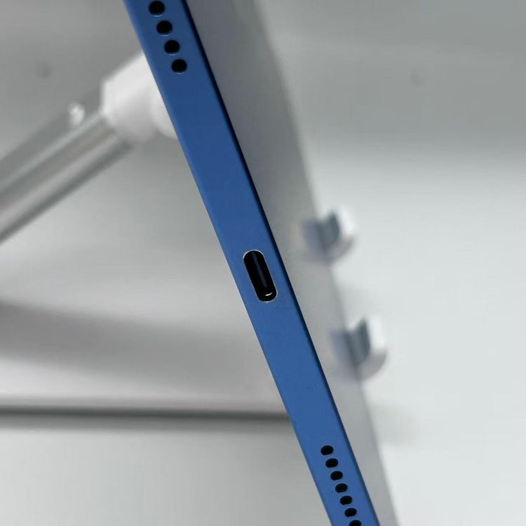 iPad Air ��5���� 64GB cellular �֥롼 ������  �Хåƥ꡼93%