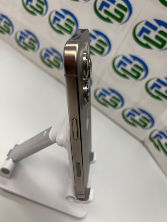 iPhone 16 Pro 256GB �ʥ���������˥���  �Хåƥ꡼90��ʾ� ������